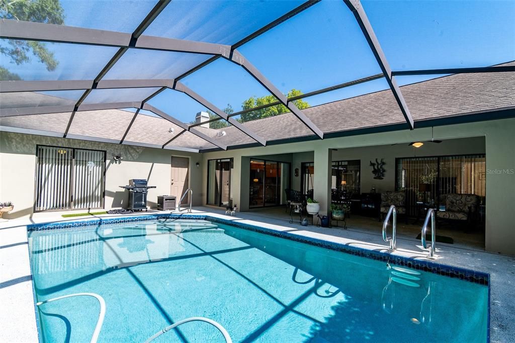 For Sale: $585,000 (4 beds, 2 baths, 2187 Square Feet)