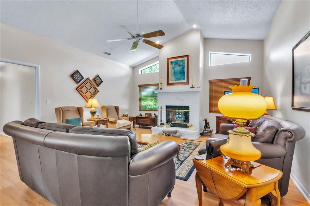 For Sale: $585,000 (4 beds, 2 baths, 2187 Square Feet)