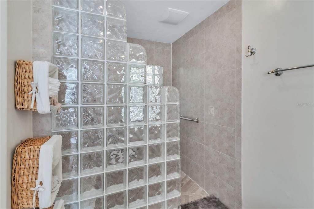 For Sale: $585,000 (4 beds, 2 baths, 2187 Square Feet)