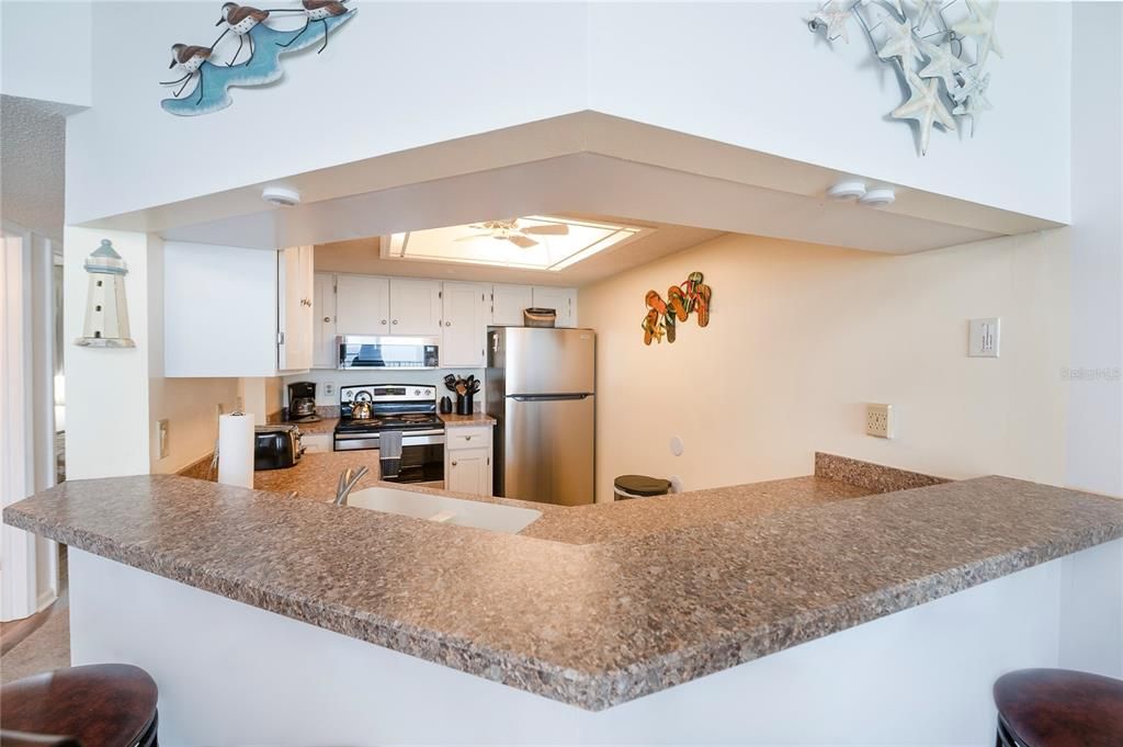 待售: $424,900 (2 贝兹, 2 浴室, 900 平方英尺)