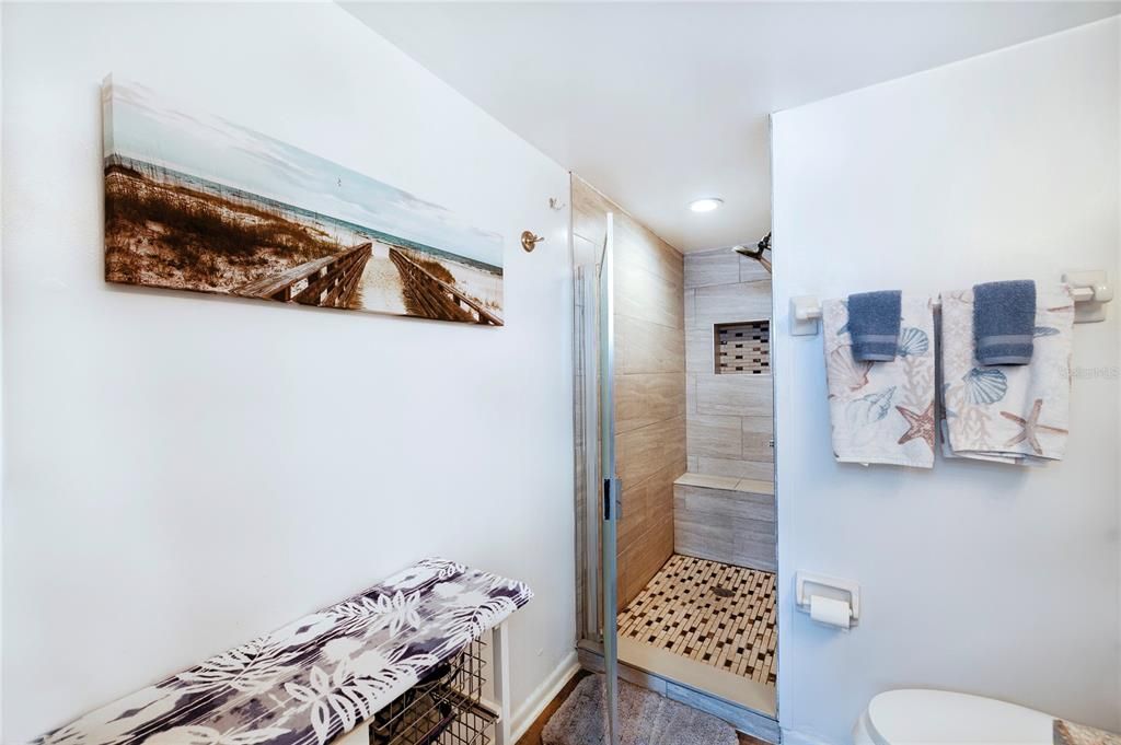 待售: $424,900 (2 贝兹, 2 浴室, 900 平方英尺)