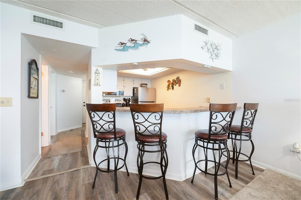 待售: $424,900 (2 贝兹, 2 浴室, 900 平方英尺)