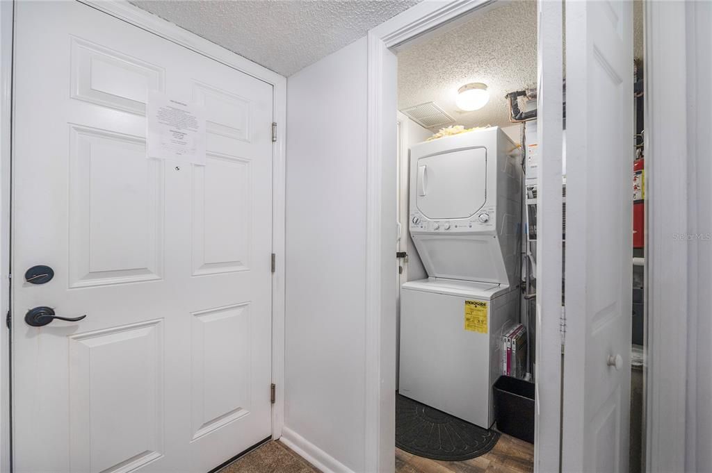 待售: $424,900 (2 贝兹, 2 浴室, 900 平方英尺)