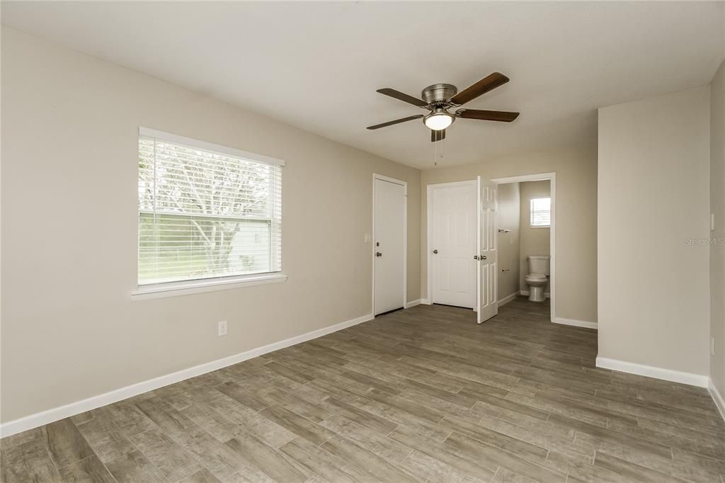 出租: $1,760 (2 贝兹, 2 浴室, 1297 平方英尺)