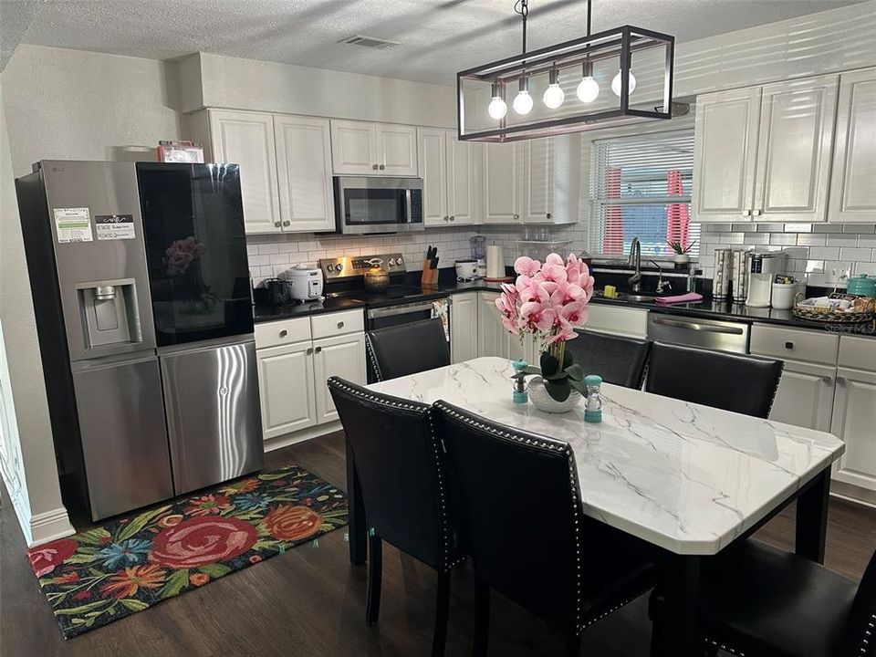 For Sale: $699,900 (5 beds, 3 baths, 2058 Square Feet)