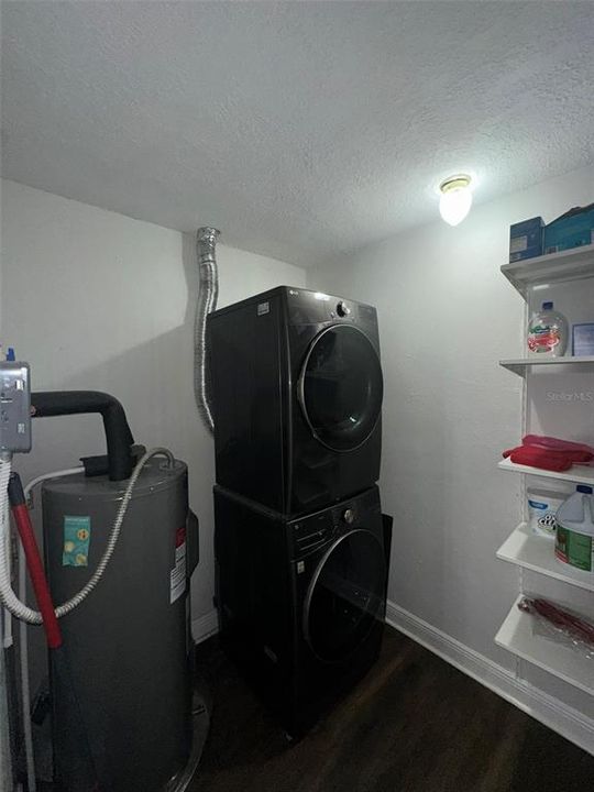 For Sale: $699,900 (5 beds, 3 baths, 2058 Square Feet)