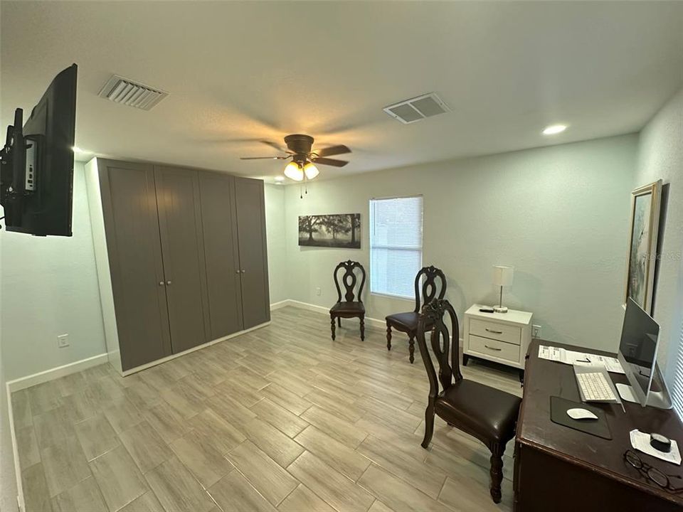 For Sale: $699,900 (5 beds, 3 baths, 2058 Square Feet)