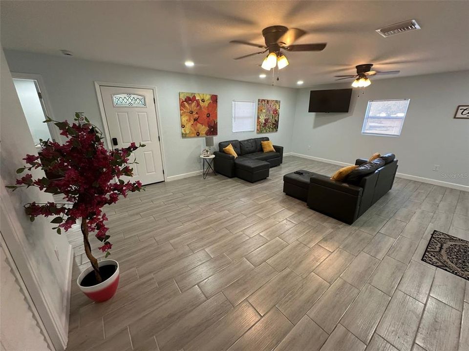 For Sale: $699,900 (5 beds, 3 baths, 2058 Square Feet)