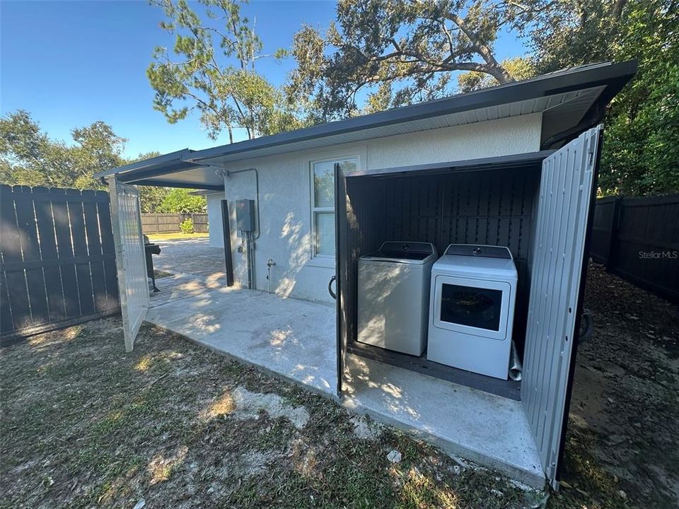 For Sale: $699,900 (5 beds, 3 baths, 2058 Square Feet)