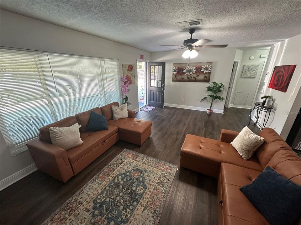 For Sale: $699,900 (5 beds, 3 baths, 2058 Square Feet)