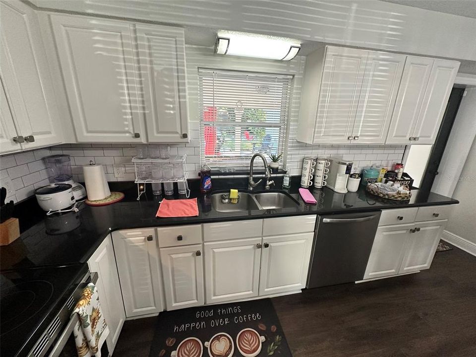 For Sale: $699,900 (5 beds, 3 baths, 2058 Square Feet)