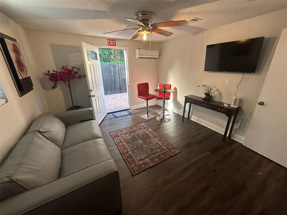 For Sale: $699,900 (5 beds, 3 baths, 2058 Square Feet)