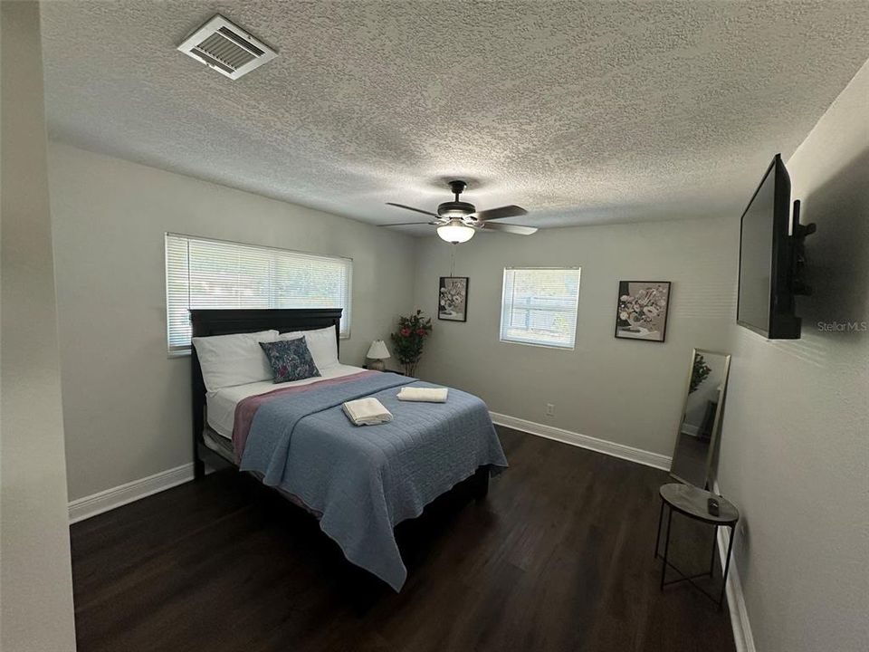 For Sale: $699,900 (5 beds, 3 baths, 2058 Square Feet)