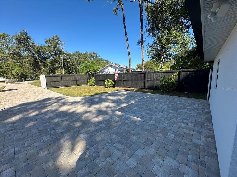 For Sale: $699,900 (5 beds, 3 baths, 2058 Square Feet)