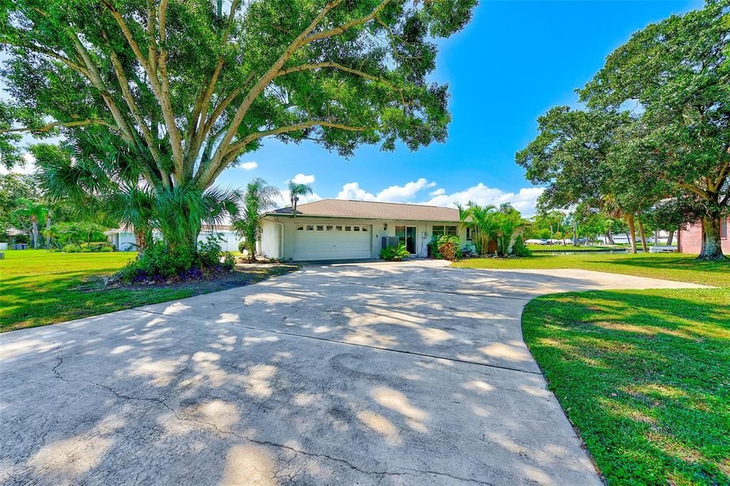 For Sale: $599,000 (4 beds, 3 baths, 2002 Square Feet)