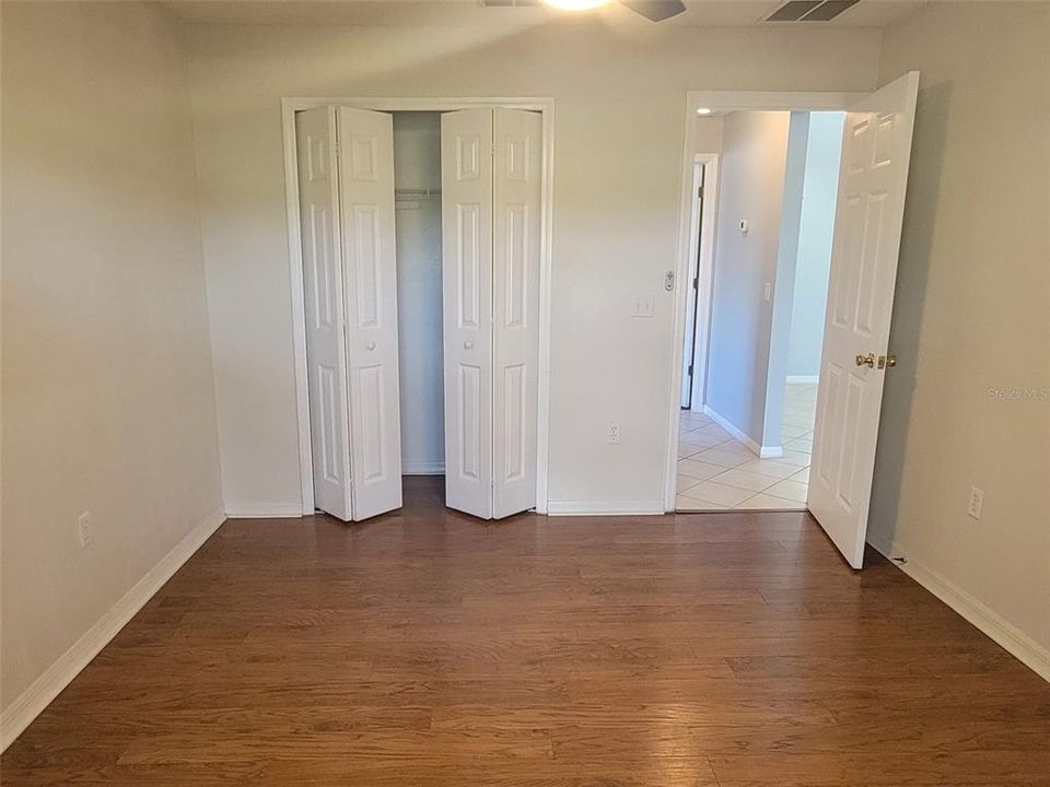 Active With Contract: $2,000 (3 beds, 2 baths, 1283 Square Feet)