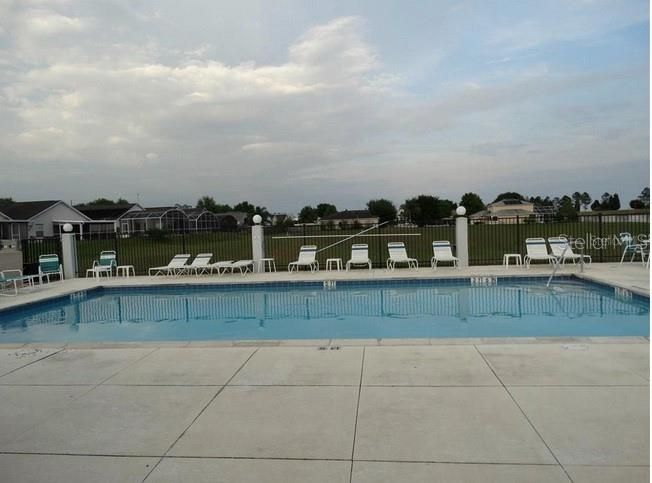 Active With Contract: $2,000 (3 beds, 2 baths, 1283 Square Feet)