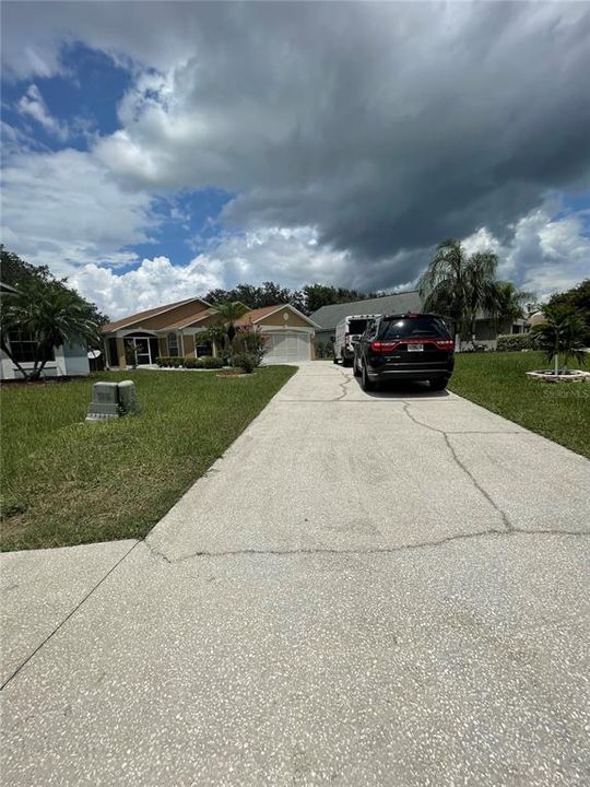 Active With Contract: $2,000 (3 beds, 2 baths, 1283 Square Feet)