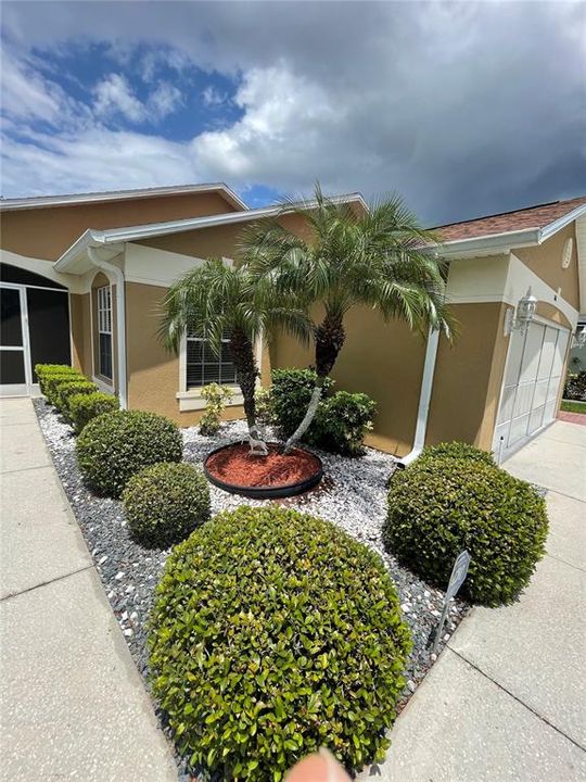 Active With Contract: $2,000 (3 beds, 2 baths, 1283 Square Feet)