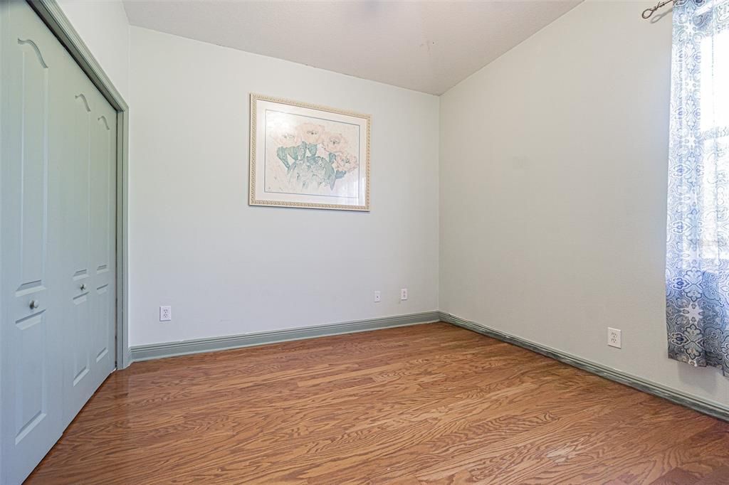 For Sale: $299,900 (3 beds, 3 baths, 1577 Square Feet)