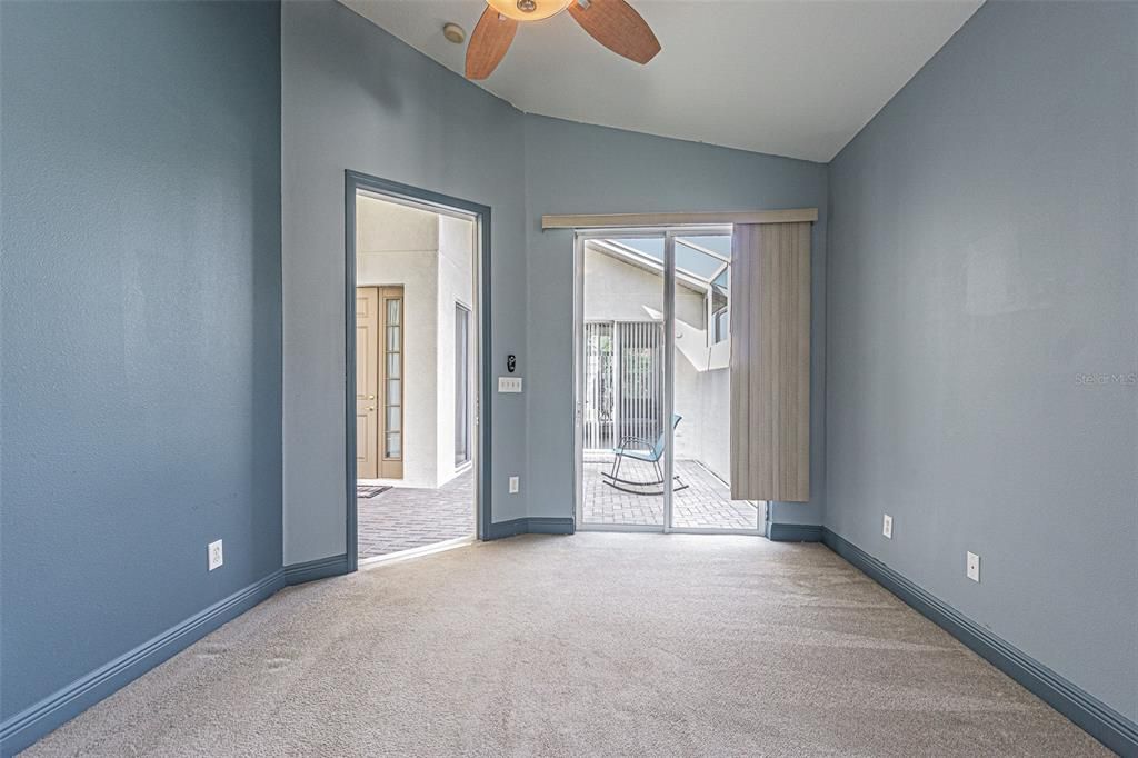 For Sale: $299,900 (3 beds, 3 baths, 1577 Square Feet)