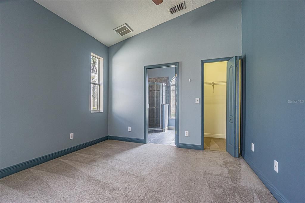 For Sale: $299,900 (3 beds, 3 baths, 1577 Square Feet)