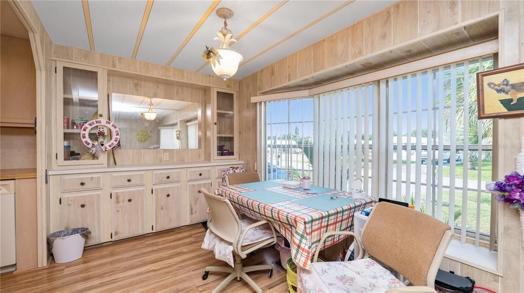 待售: $115,000 (2 贝兹, 2 浴室, 1293 平方英尺)