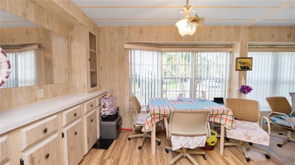 待售: $115,000 (2 贝兹, 2 浴室, 1293 平方英尺)