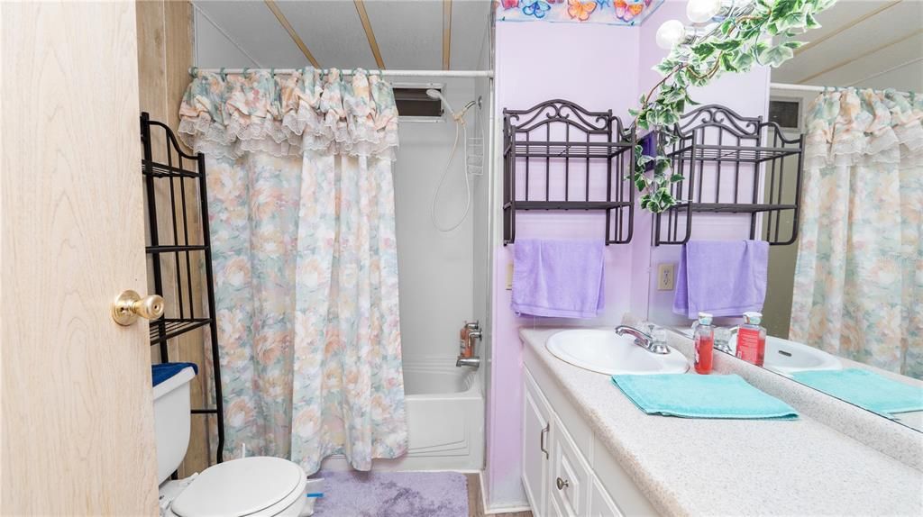 待售: $115,000 (2 贝兹, 2 浴室, 1293 平方英尺)