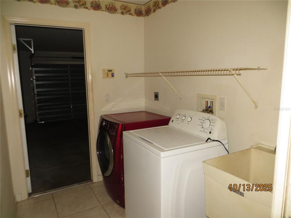 На продажу: $238,000 (3 спален, 2 ванн, 1381 Квадратных фут)