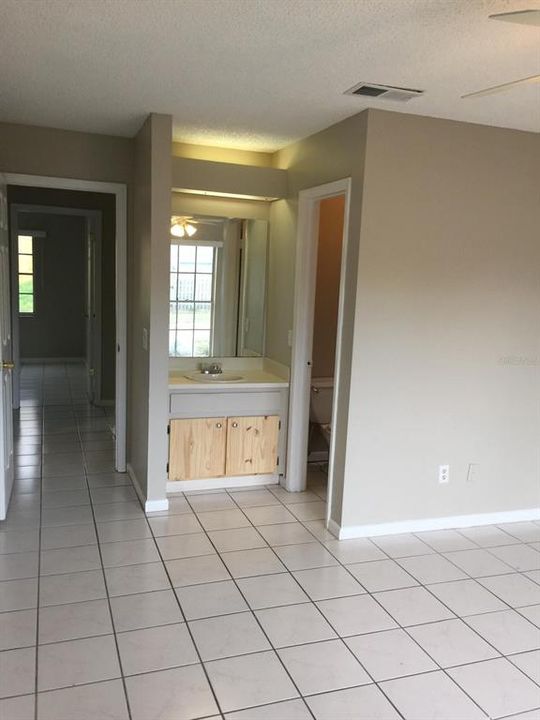 出租: $1,995 (3 贝兹, 2 浴室, 1164 平方英尺)