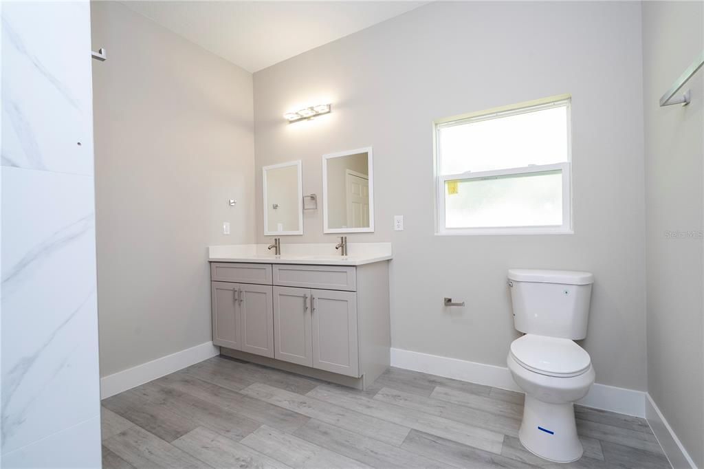 For Sale: $375,900 (3 beds, 2 baths, 1904 Square Feet)