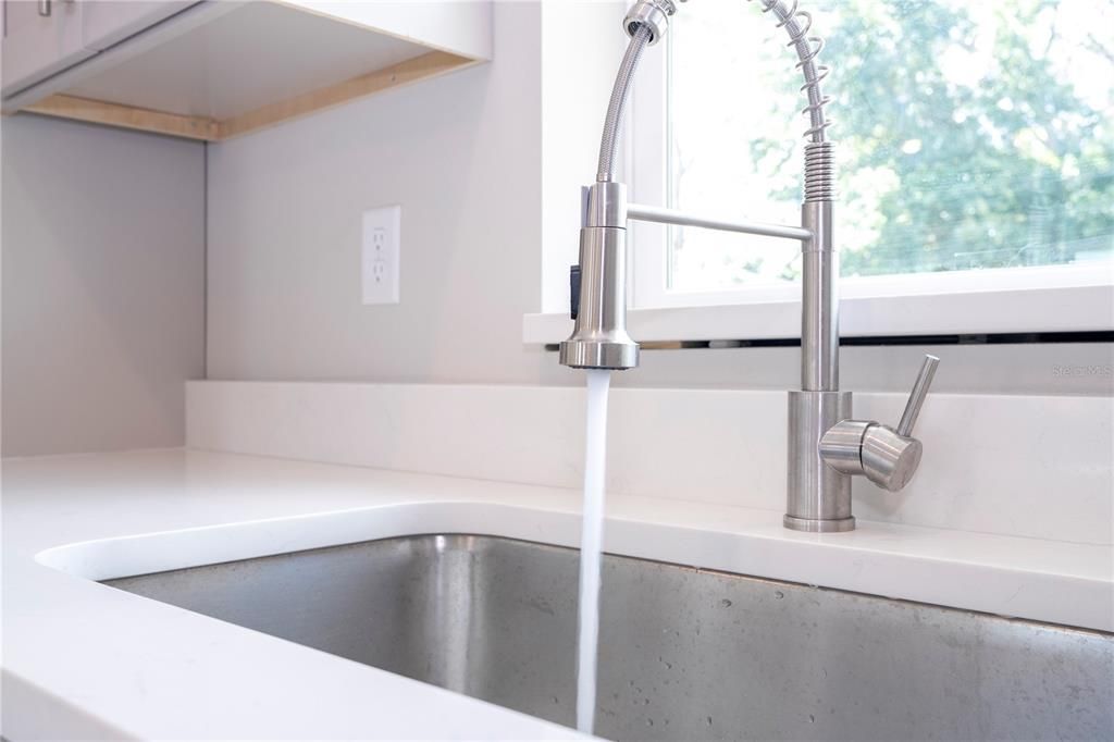 For Sale: $375,900 (3 beds, 2 baths, 1904 Square Feet)