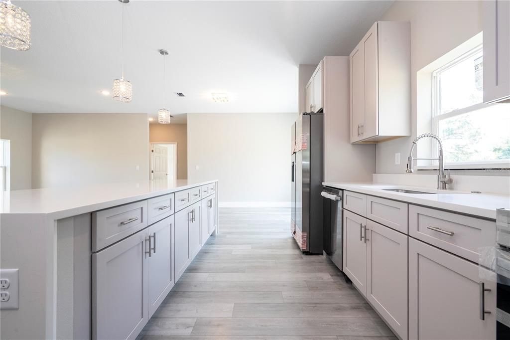 For Sale: $375,900 (3 beds, 2 baths, 1904 Square Feet)