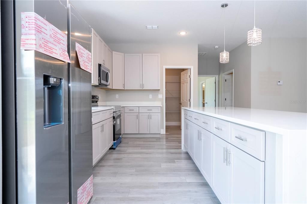 For Sale: $375,900 (3 beds, 2 baths, 1904 Square Feet)