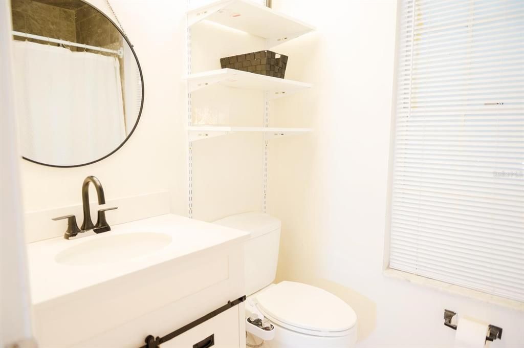 For Sale: $300,000 (2 beds, 2 baths, 1382 Square Feet)