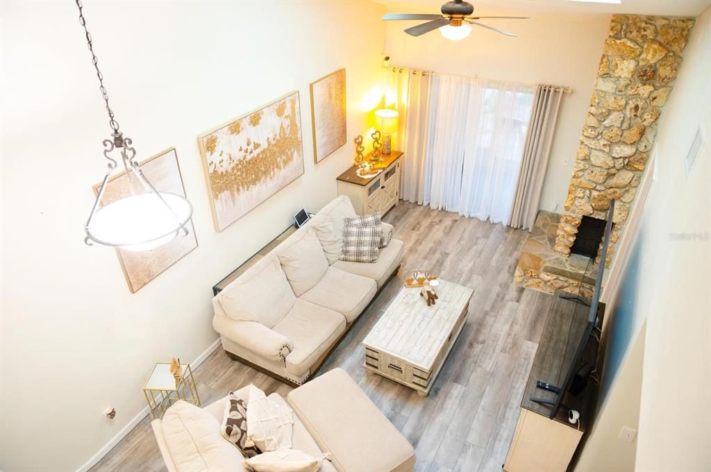 For Sale: $300,000 (2 beds, 2 baths, 1382 Square Feet)