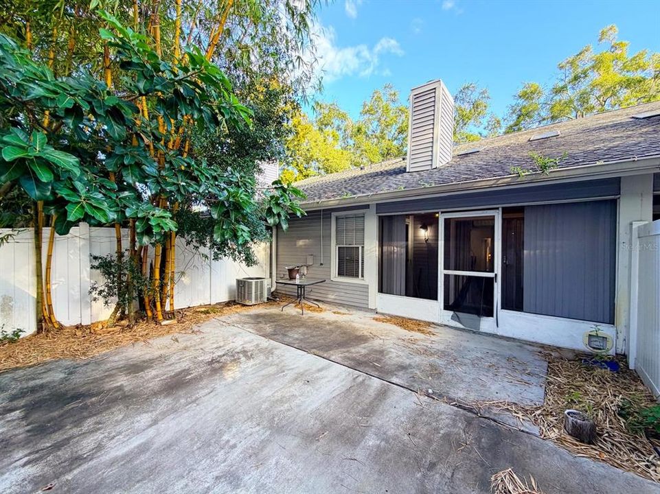 For Sale: $300,000 (2 beds, 2 baths, 1382 Square Feet)