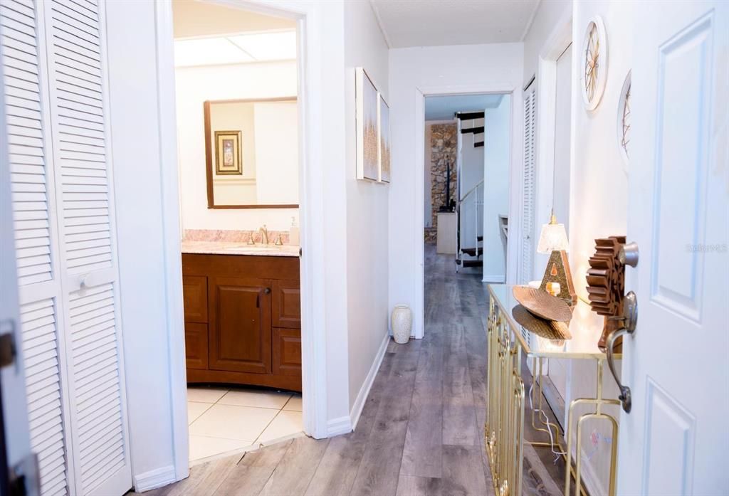 For Sale: $300,000 (2 beds, 2 baths, 1382 Square Feet)