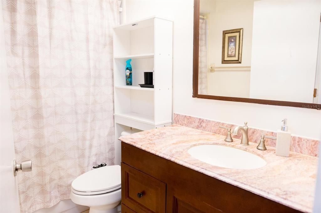 For Sale: $300,000 (2 beds, 2 baths, 1382 Square Feet)