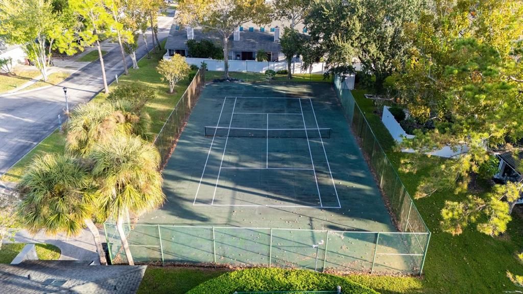 For Sale: $300,000 (2 beds, 2 baths, 1382 Square Feet)