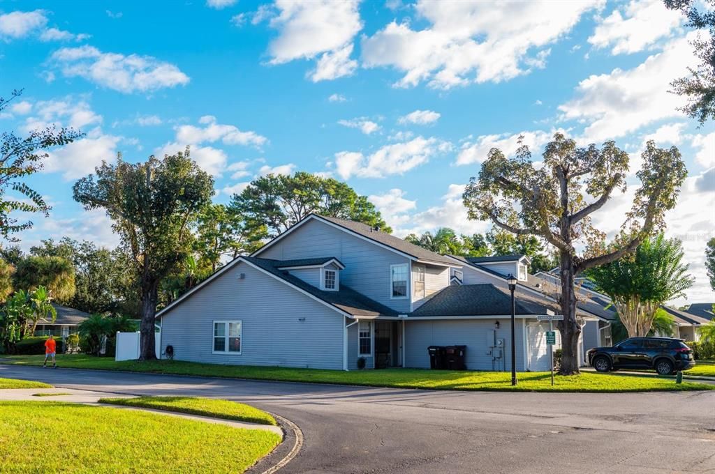 For Sale: $300,000 (2 beds, 2 baths, 1382 Square Feet)