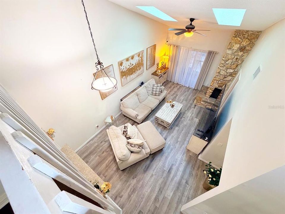 For Sale: $300,000 (2 beds, 2 baths, 1382 Square Feet)