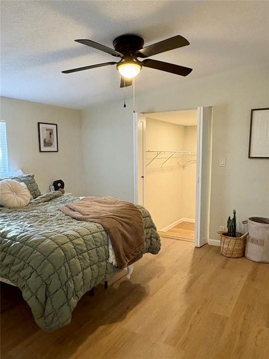 合同活跃: $229,900 (3 贝兹, 2 浴室, 1336 平方英尺)