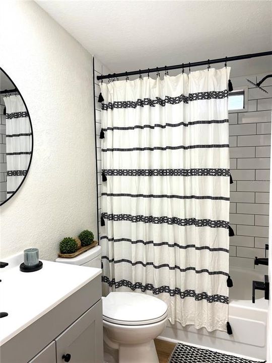 合同活跃: $229,900 (3 贝兹, 2 浴室, 1336 平方英尺)