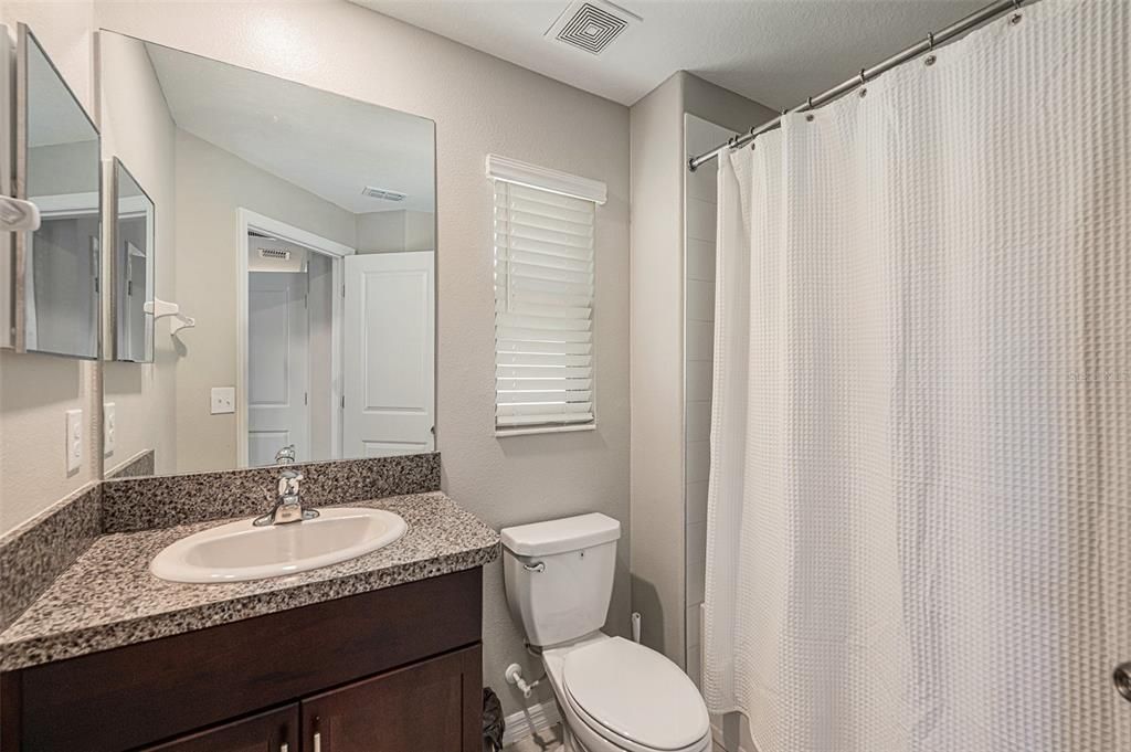 待售: $298,000 (2 贝兹, 2 浴室, 1548 平方英尺)