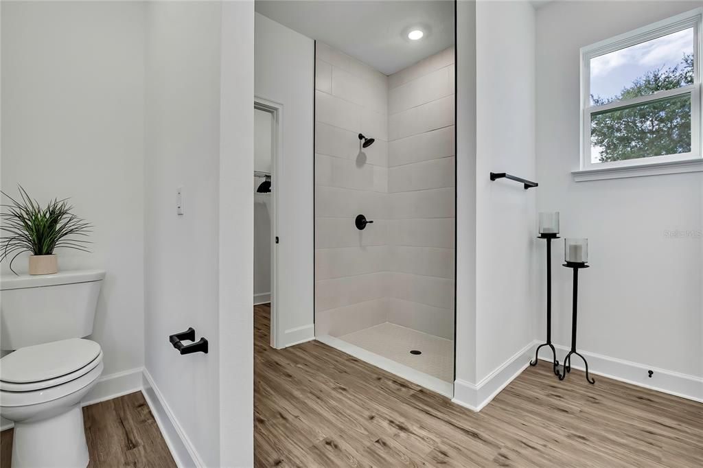 En Venta: $398,990 (4 camas, 3 baños, 2061 Pies cuadrados)