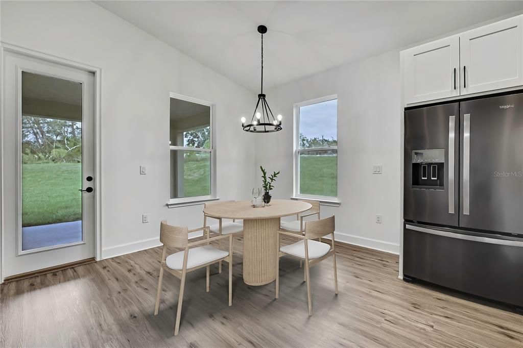 En Venta: $398,990 (4 camas, 3 baños, 2061 Pies cuadrados)