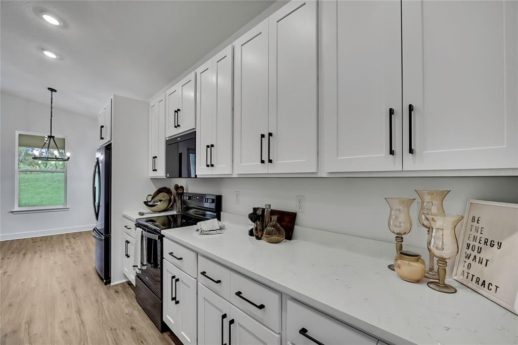 En Venta: $398,990 (4 camas, 3 baños, 2061 Pies cuadrados)