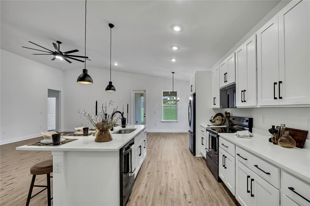 En Venta: $398,990 (4 camas, 3 baños, 2061 Pies cuadrados)